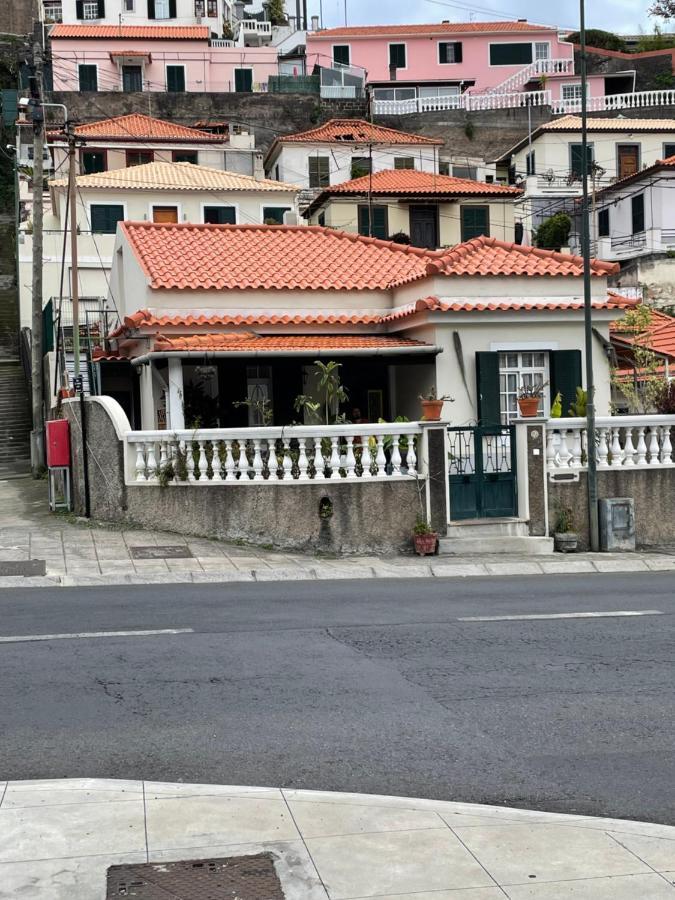 Home & Flower - Private Bedrooms Funchal Exteriör bild