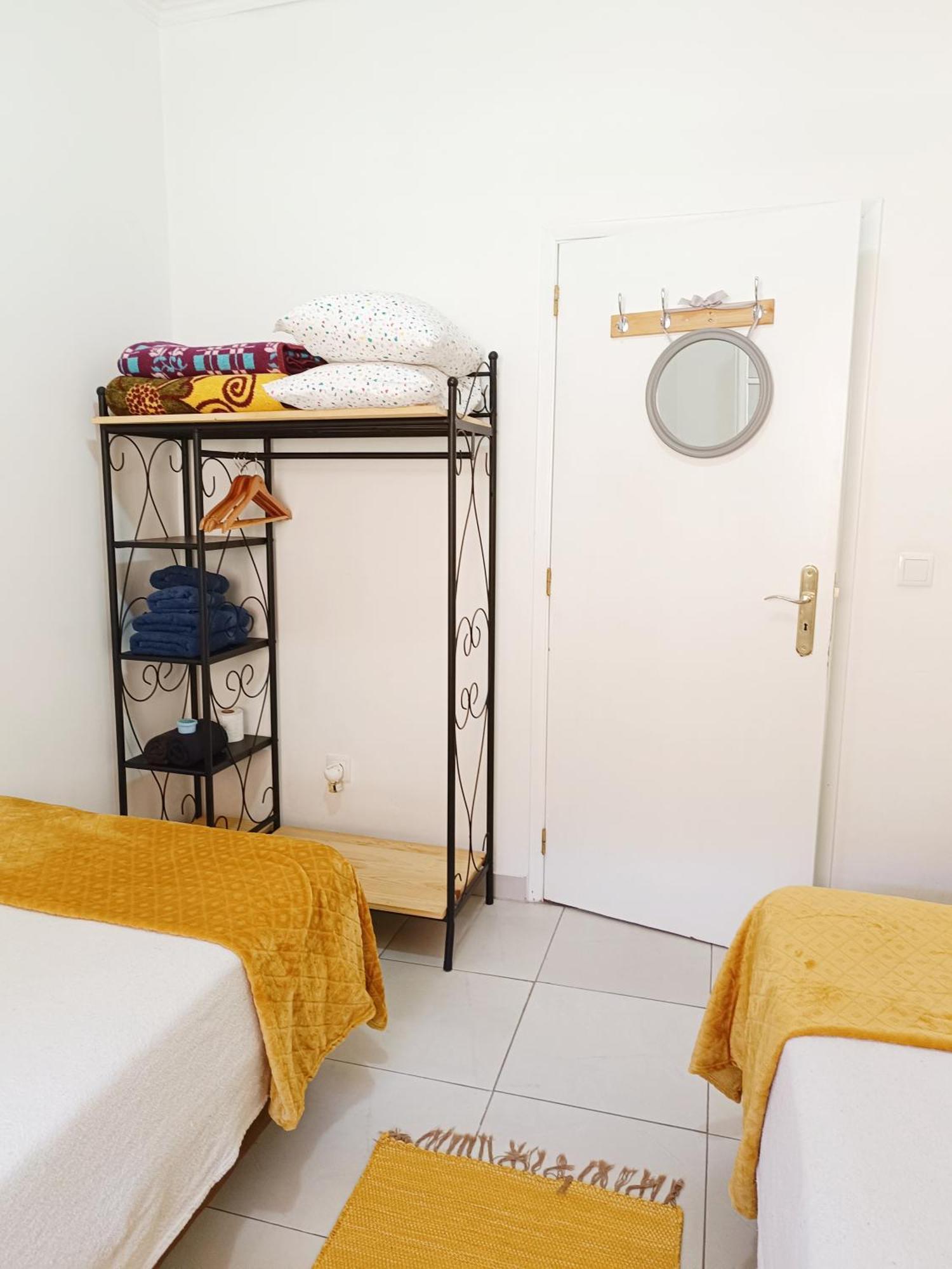 Home & Flower - Private Bedrooms Funchal Exteriör bild