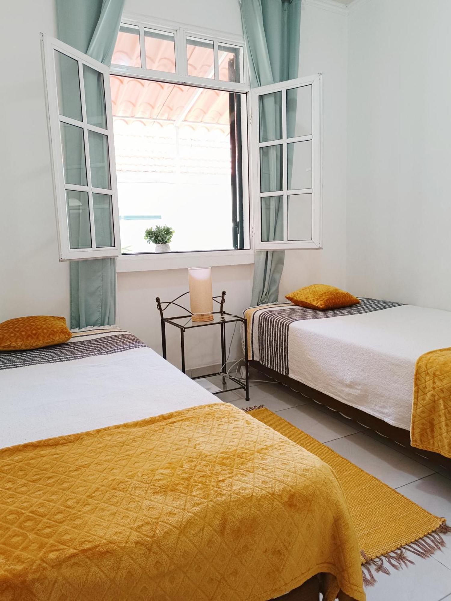 Home & Flower - Private Bedrooms Funchal Exteriör bild