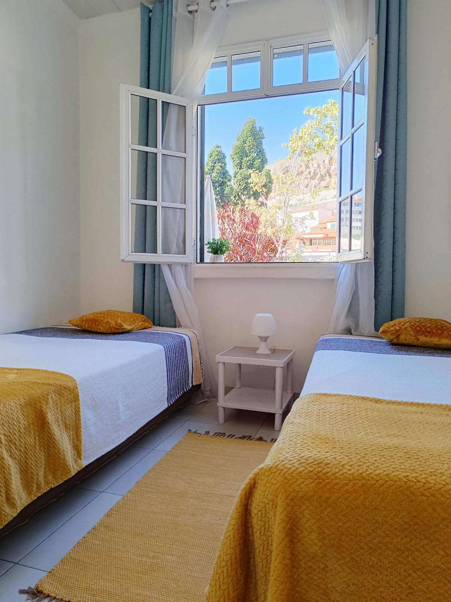 Home & Flower - Private Bedrooms Funchal Exteriör bild