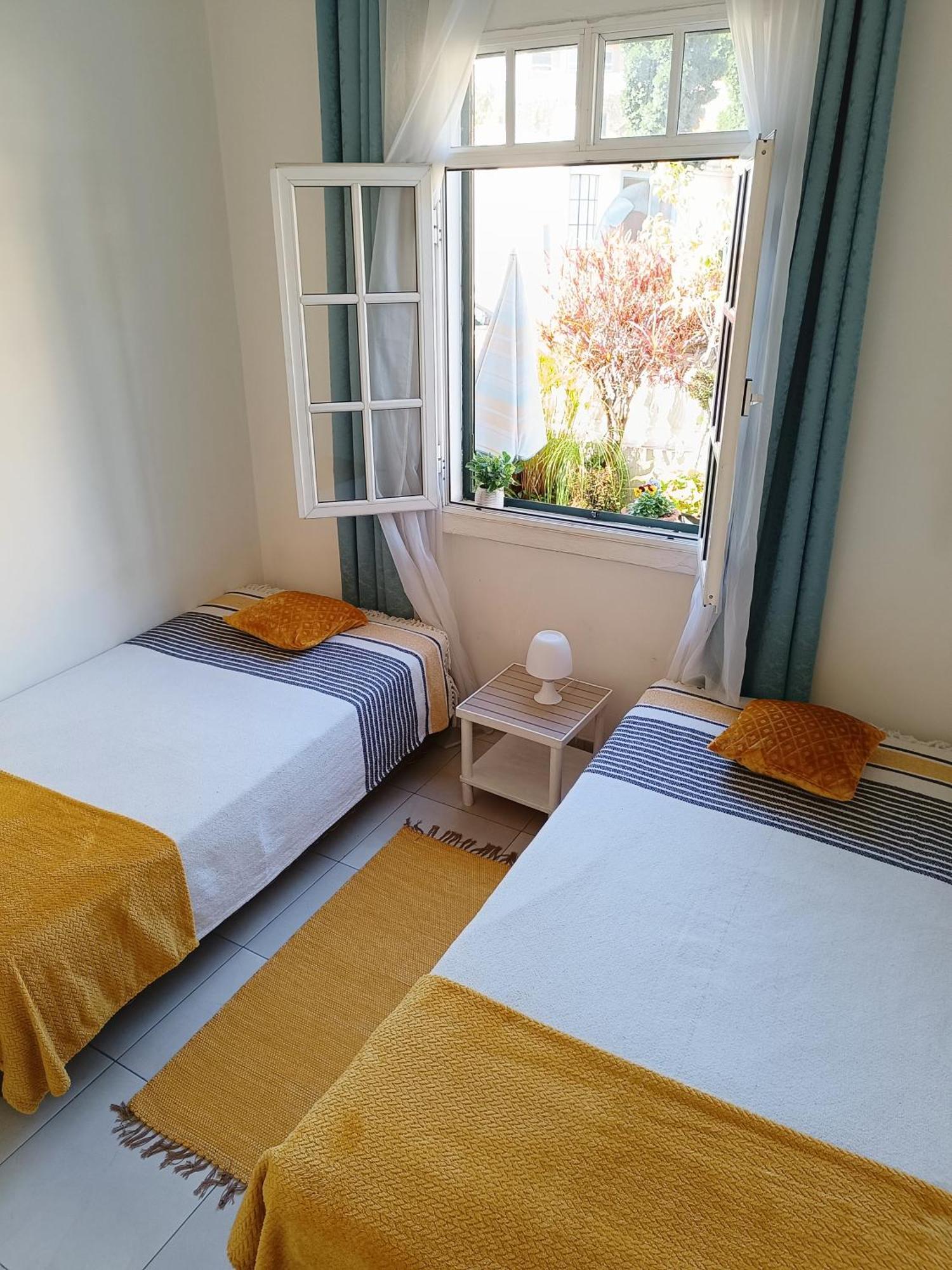 Home & Flower - Private Bedrooms Funchal Exteriör bild
