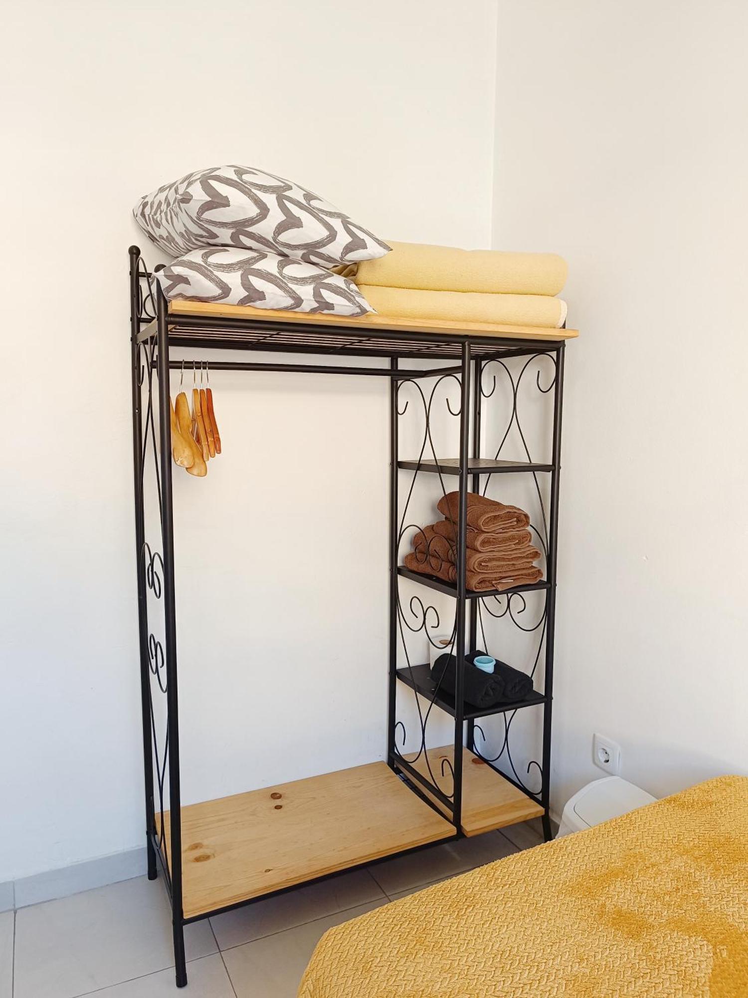 Home & Flower - Private Bedrooms Funchal Rum bild