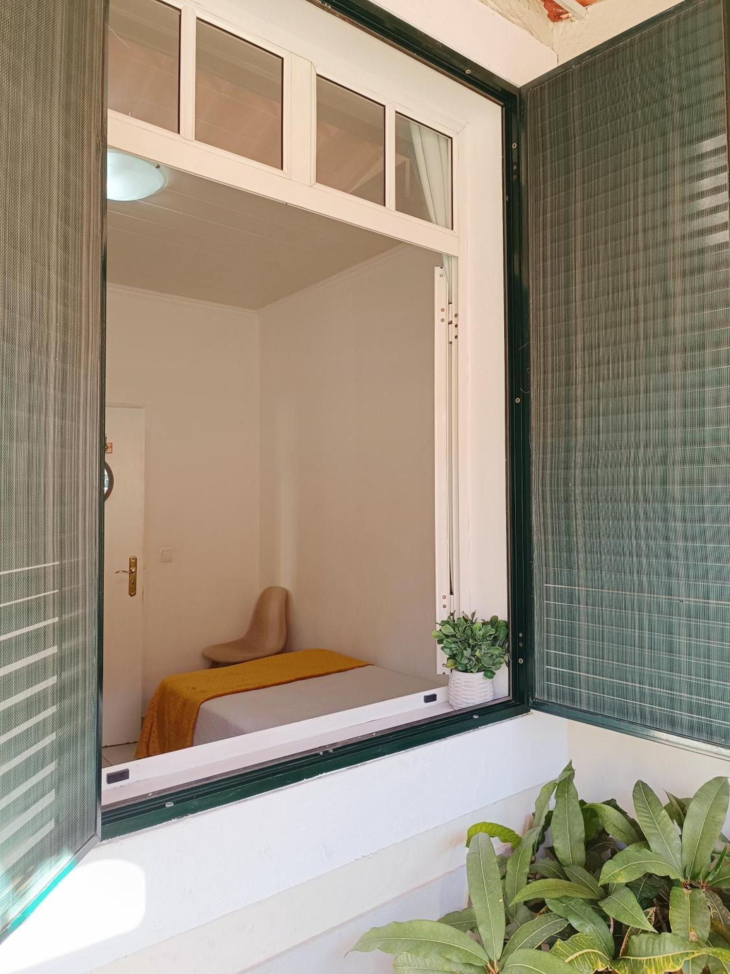 Home & Flower - Private Bedrooms Funchal Rum bild